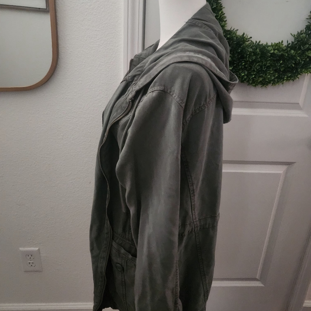 American Eagle Women's Green Hooded Jacket - Picture 4 of 4
